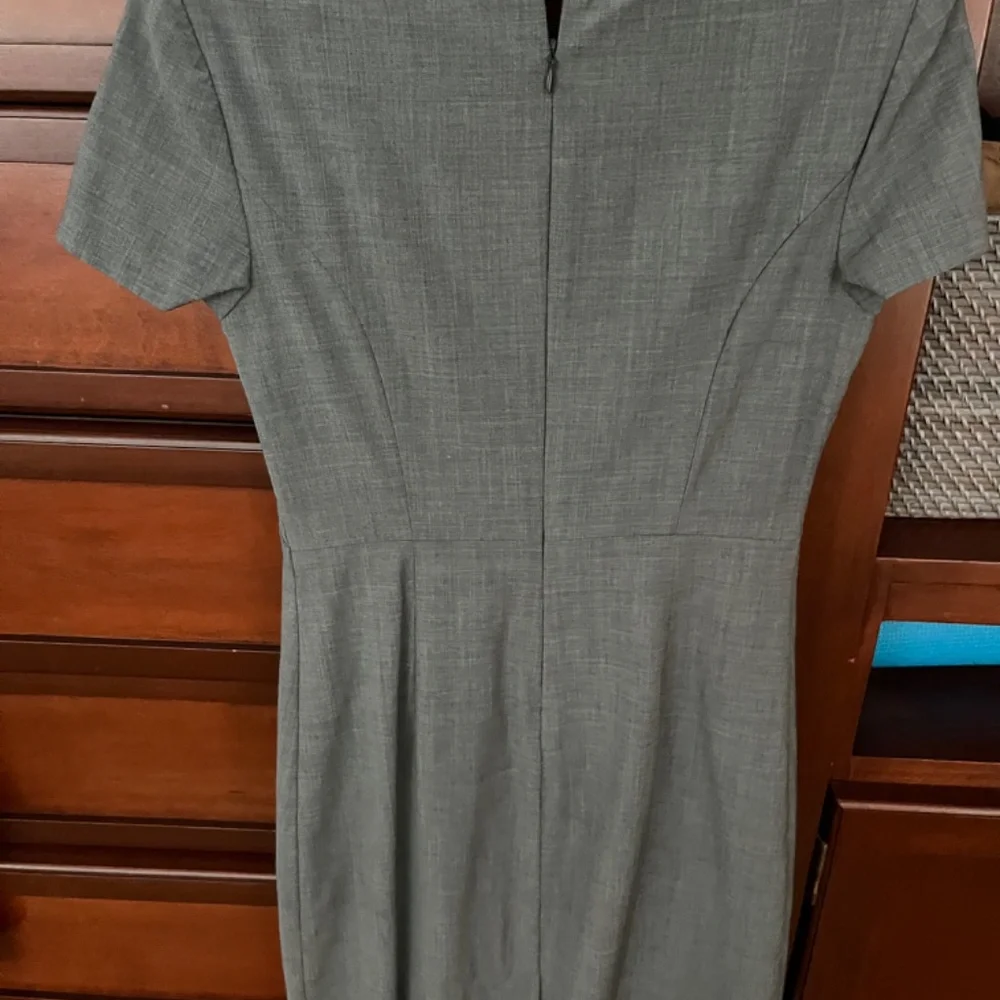 Theory Betty Continuous Wool Short Sleeve Dress Grey Melange - Picture 4 of 4